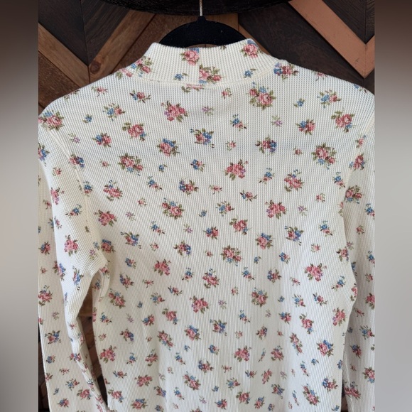 L.L. Bean Women’s waffle thermal Long Sleeve Floral Size Small - Picture 7 of 7